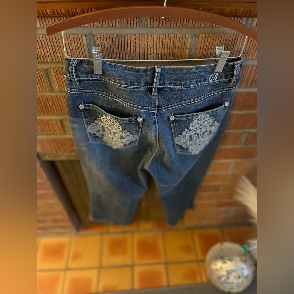 CAPRIS WITH EMBELLISHED POCKETS (#12) - Picture 4 of 11